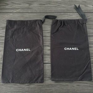 Chanel dustbag
Set of 2